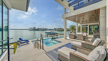 Paradise on the Water 4br 4.5ba Pool Jacuzzi